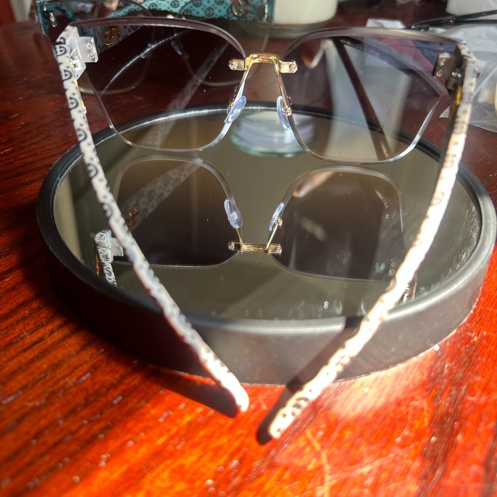 Brown Oversized Square Gradient Glasses - image 2